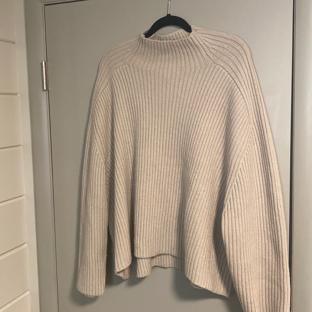 Oversized XXL ribbed sweater